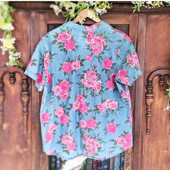 Vintage Fashion Bug Chambray Rose Button-Down - Picture 5 of 8